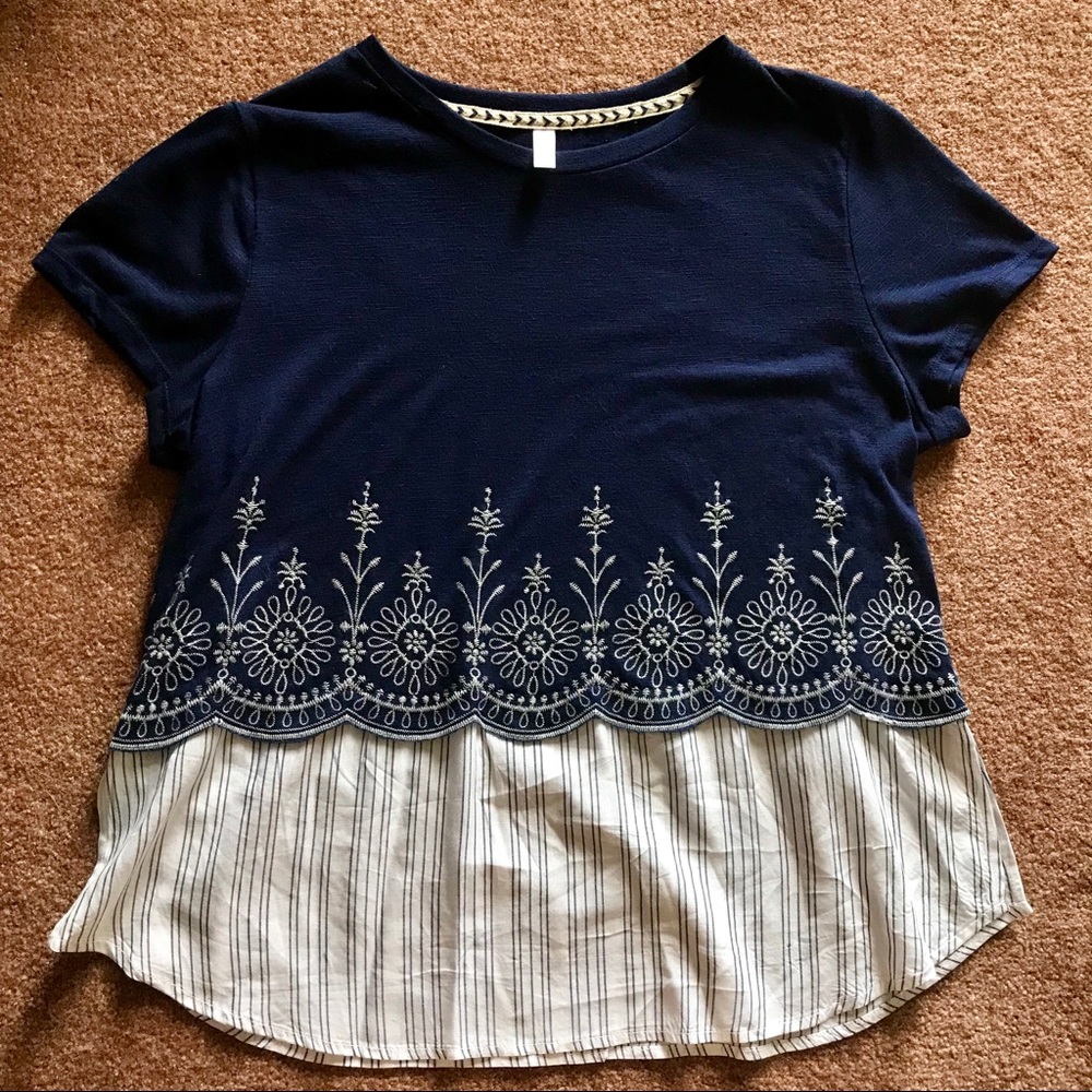 Navy blue floral embroidered top!